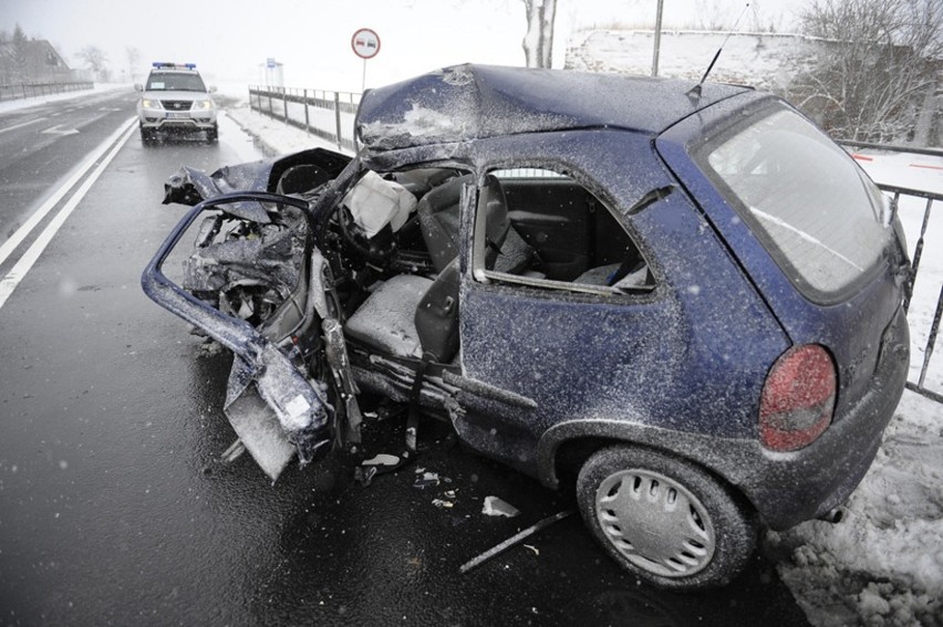 Wypadek pod Oleśnicą na drodze Wrocław - Warszawa (ZDJĘCIA)