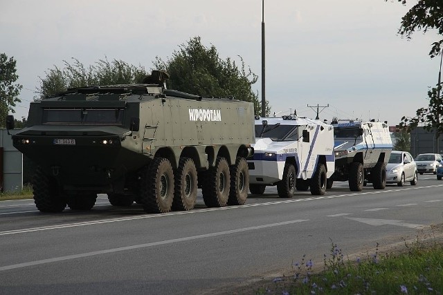 Hipopotam i Mariner dojechały na targi o własnych siłach