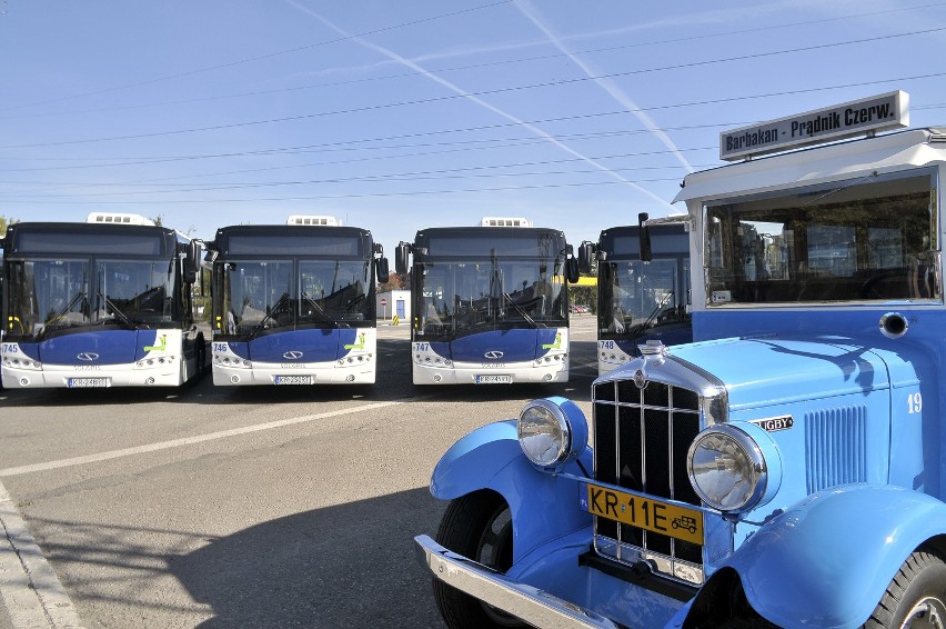 Do Krakowa dotarło 13 nowoczesnych autobusów Solaris.