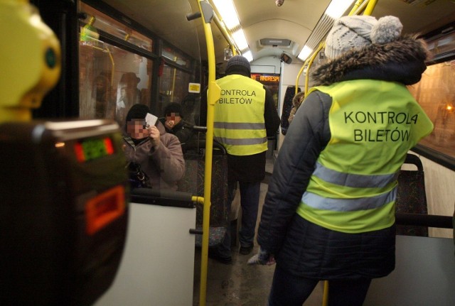 Łódzkie MPK zmieniło wytyczne dla kontrolerów, sprawdzających bilety