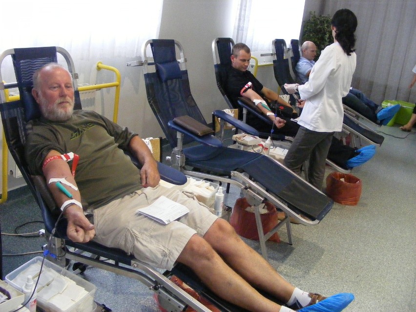 Sto piętnaście osób oddało honorowo krew w czasie akcji,...