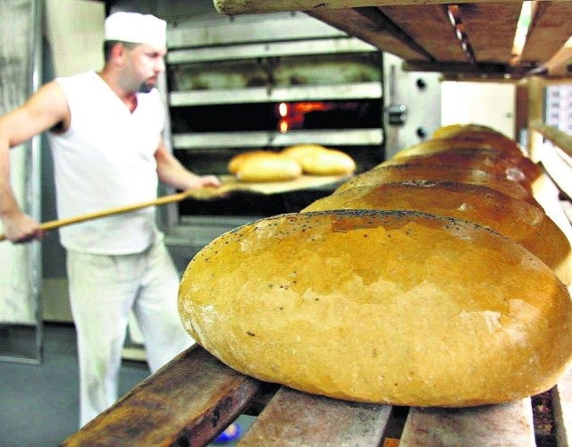 Zdrożała nie tylko mąka, piekarze więcej płacą nawet za mak. Skutek? 2,50 zł za bochenek chleba