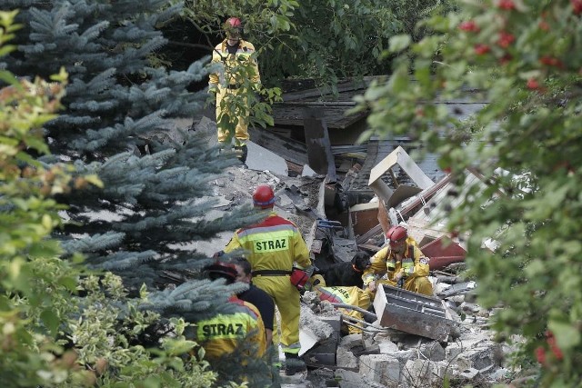 W gruzach zawalonego domu znaleziono ciało