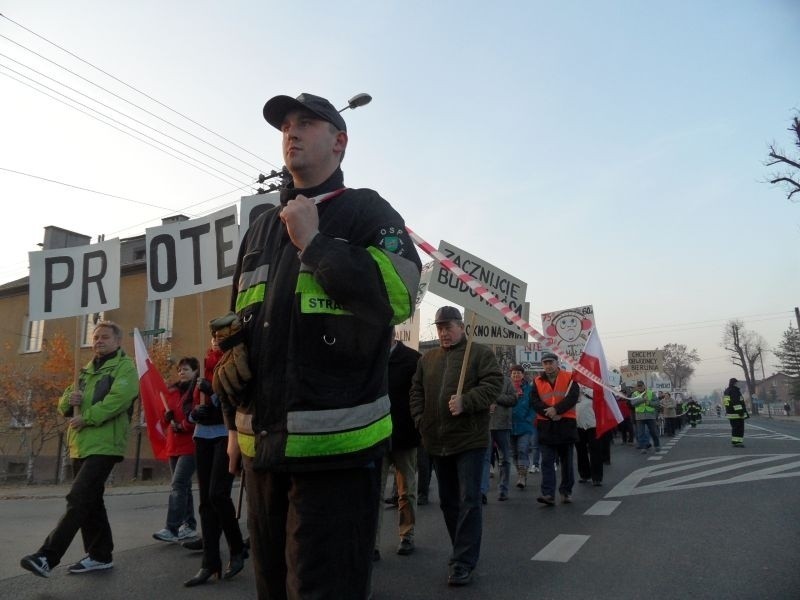 Pikieta mieszkańców na DK44 w Bieruniu