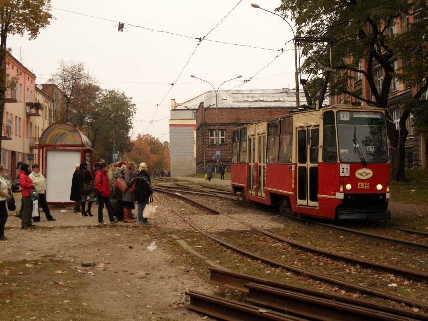 Dwa tramwaje na jednym torze. O włos od tragedii [ZDJĘCIA]