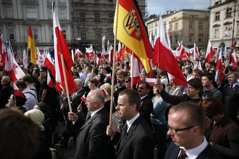 Wśród setek flag powiewających podczas wczorajszej...