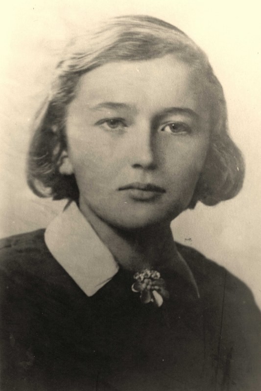 Młoda poetka Irena Bronisława Bobowska została ścięta w...