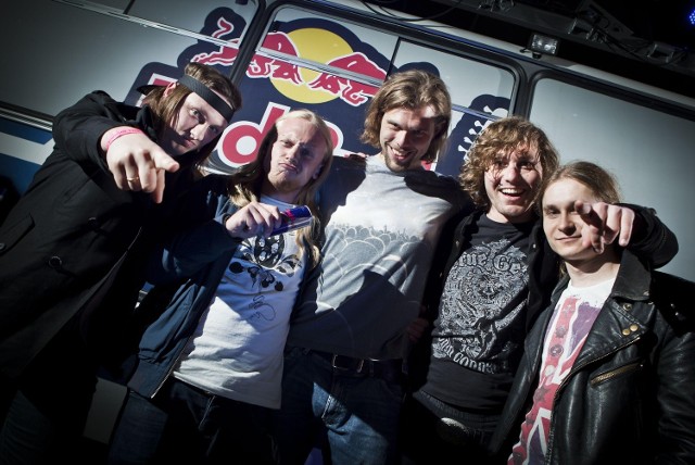 Rust: zwycięzcy konkursu Red Bull Tourbus Rytmy Młodych w Jarocinie. Na zdjęciu Łukasz Czechyra - perkusja, Michał Przybylski &#8211; wokal, - Piotr Trybusz &#8211; gitara, Szymon Szymkowiak &#8211; gitara,  Paweł Malinowski &#8211; bas