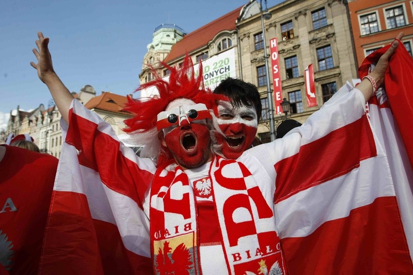 Mecz Polska - Czechy w strefie kibica w Rynku (ZOBACZ ZDJĘCIA)