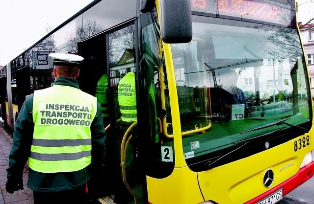 Inspektorzy sprawdzili w piątek 21 miejskich autobusów, także tych nowych