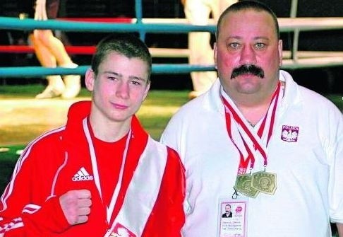 Dawid Michelus ze swoim klubowym trenerem Sławomirem Nowickim