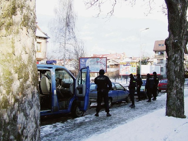 Policja w Nowym Targu wciąż poszukuje oszustów