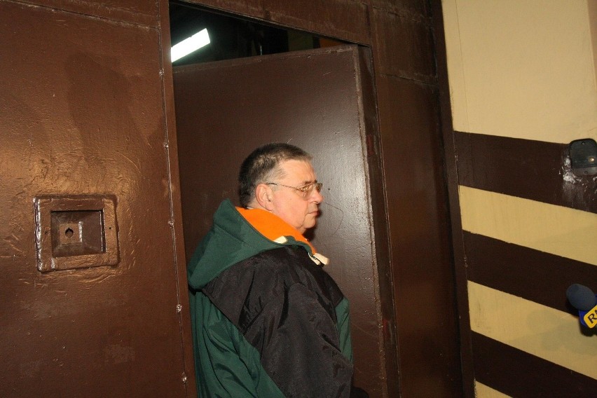 Łódź: Kaucja wpłacona, Lew wolny. Wyszedł z aresztu o 22.30 (zdjęcia)