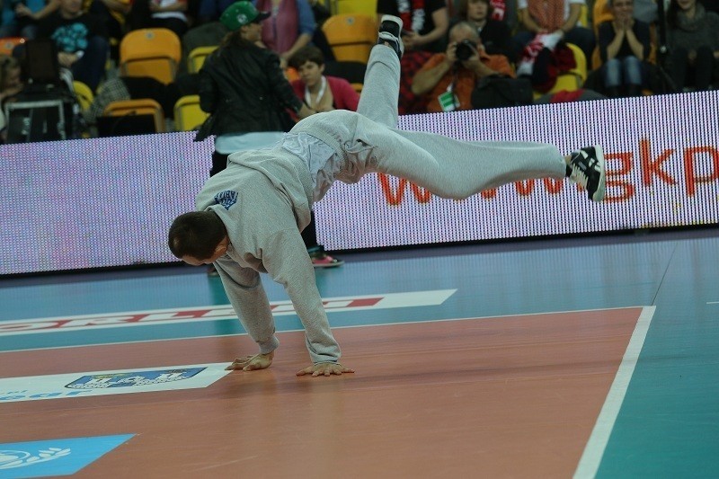 Skra Bełchatów - Reprezentacja Polski: Mecz na rzecz głodujących dzieci [ZDJĘCIA]