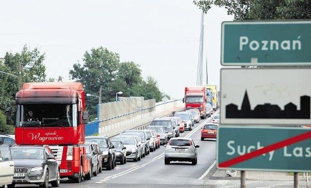 Trwa wojna na stawki podatkowe od środków transportu między Poznaniem a Suchym Lasem