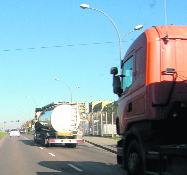 Według GDDKiA ciężarówki nie są zagrożeniem dla Tarnowa