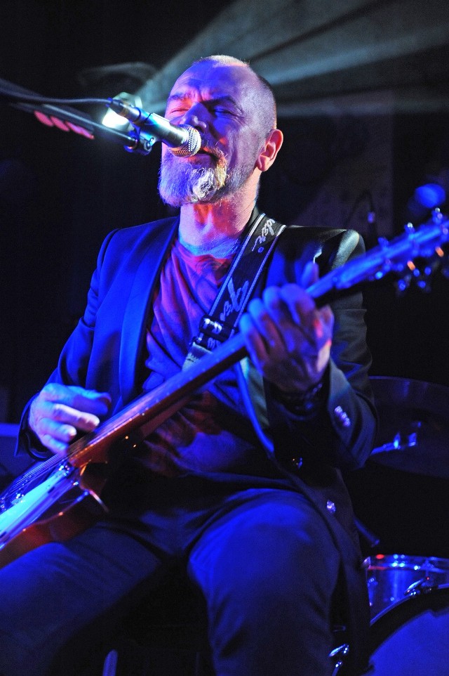 Wojciech Waglewski podczas sobotniego koncertu Voo Voo w poznańskim klubie Blue Note