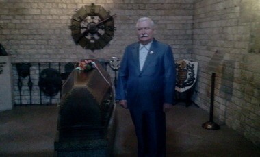Lech Wałęsa modlił się w Krakowie za zdrowie syna (ZDJĘCIA)