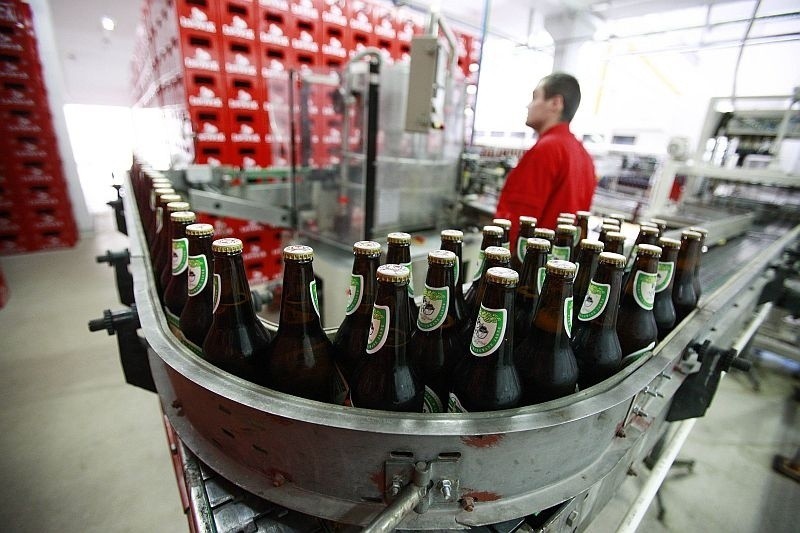 Lwówek Śląski: Piwo z lokalnego browaru trafia właśnie do sklepów