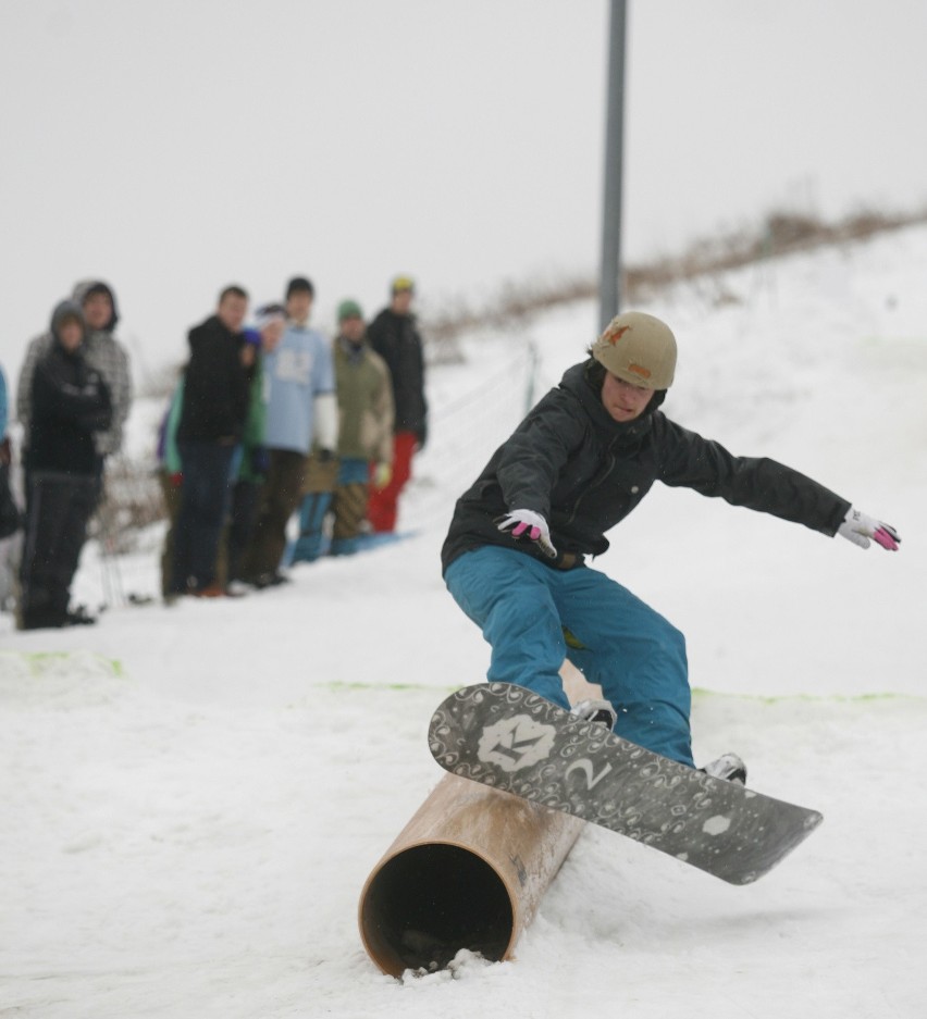 Rzutem na taśmę przed wiosną - zawody snowboardowe w Sosnowcu [ZDJĘCIA]