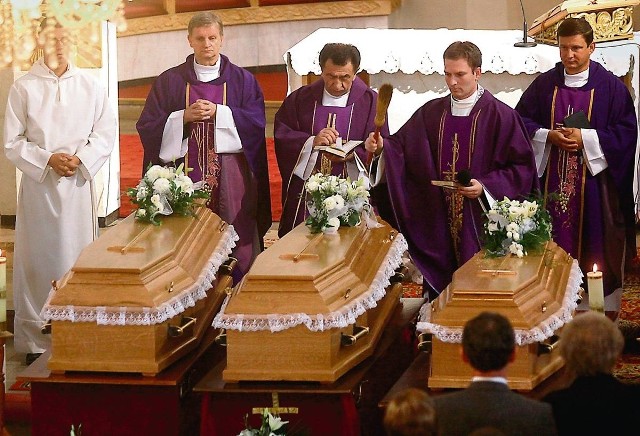 W pogrzebie tragicznie zmarłych braci, Kamila, Wojciecha i Mateusza, udział wzięło ponad tysiąc osób