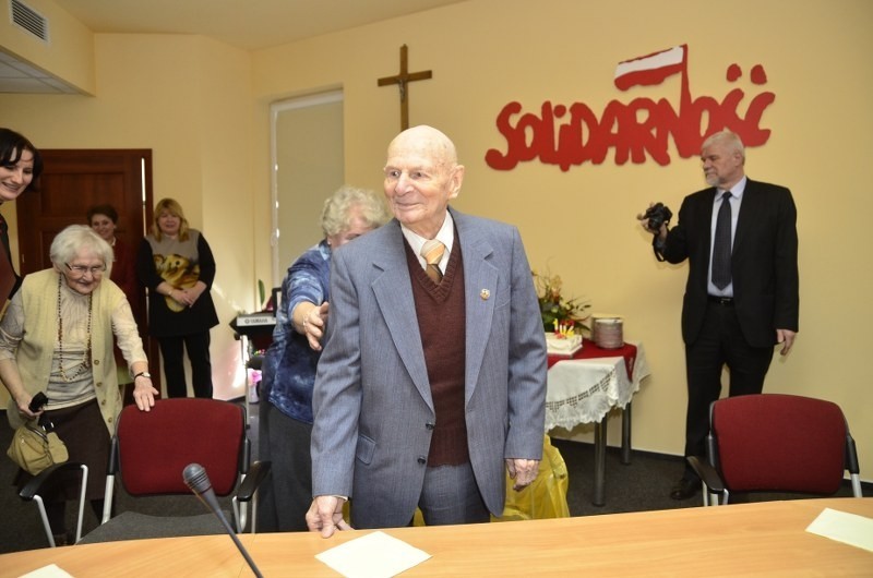 Poznań: 102. urodziny związkowca z &quot;Solidarności&quot; Józefa Boguckiego [ZDJĘCIA]