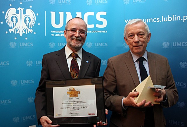 Zwycięzcy (od lewej) prof. Andrzej Kokowski (I miejsce) i prof. Nikodem Grankowski (II miejsce)