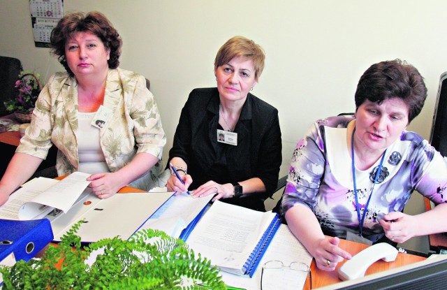 Na pytania odpowiadali eksperci z oddziału ZUS w Sosnowcu. Od lewej: Maria Skręt, Kazimiera Słaboń i Bożena Pardała