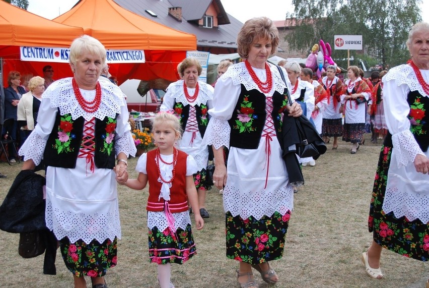 Dożynki w Psarach 2012 [ZOBACZ ZDJĘCIA]