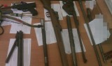 Nielegalny arsenał w Niemcach: Zabezpieczono broń, amunicję i zapalniki