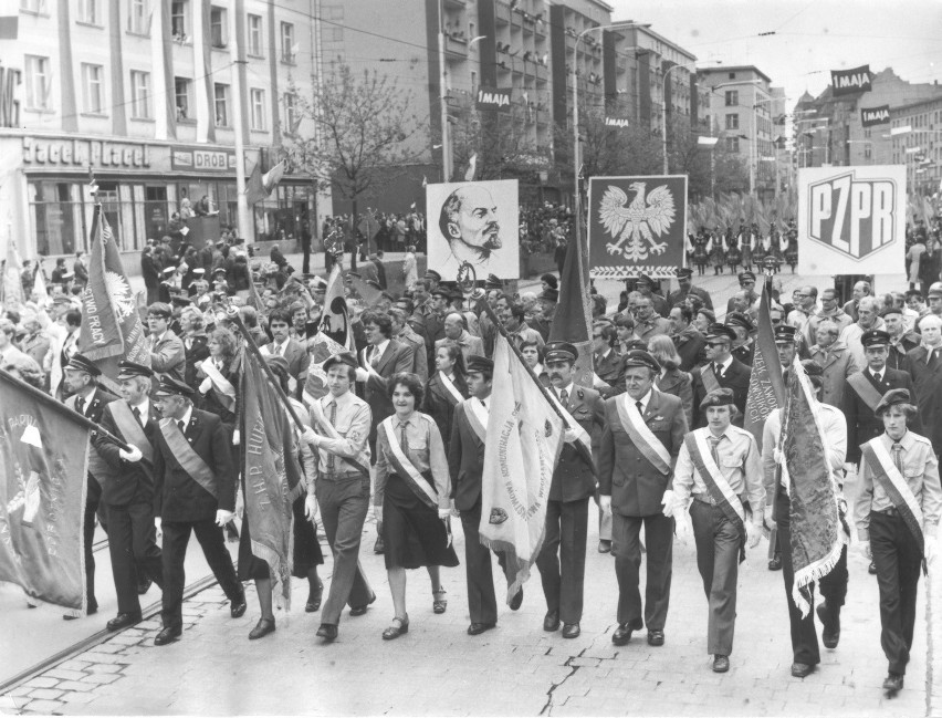 Wrocław, 1 maja 1979 roku. Ulica generała Karola...