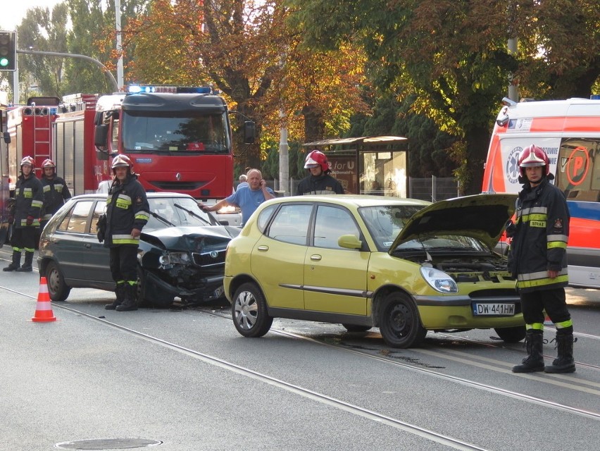 Wrocław: Zderzenie aut na ul. Grabiszyńskiej (ZDJĘCIA)