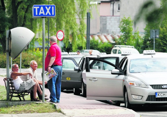 Taksówkarze z Chrzanowa wolą nie komentować problemów Piotra P. W końcu to kolega