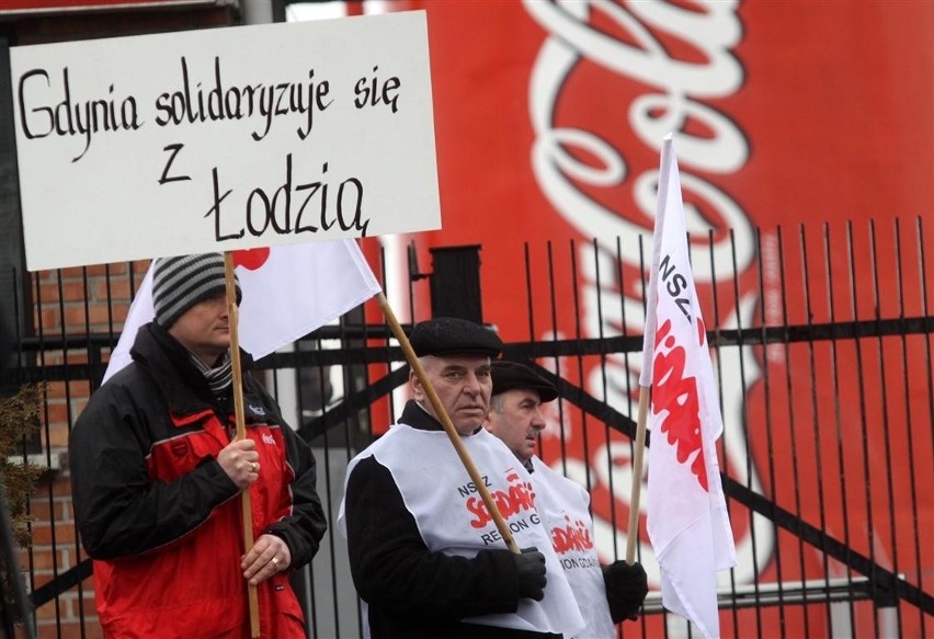 Gdynia: Pikieta przed bramą Coca-Coli (ZDJĘCIA)