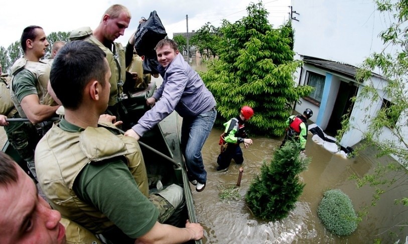 Ewakuacja Starego Otoku i fala kulminacyjna w Oławie (ZDJĘCIA)