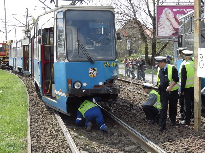 Wrocław: Zderzenie tramwajów na Żmigrodzkiej (ZDJĘCIA)