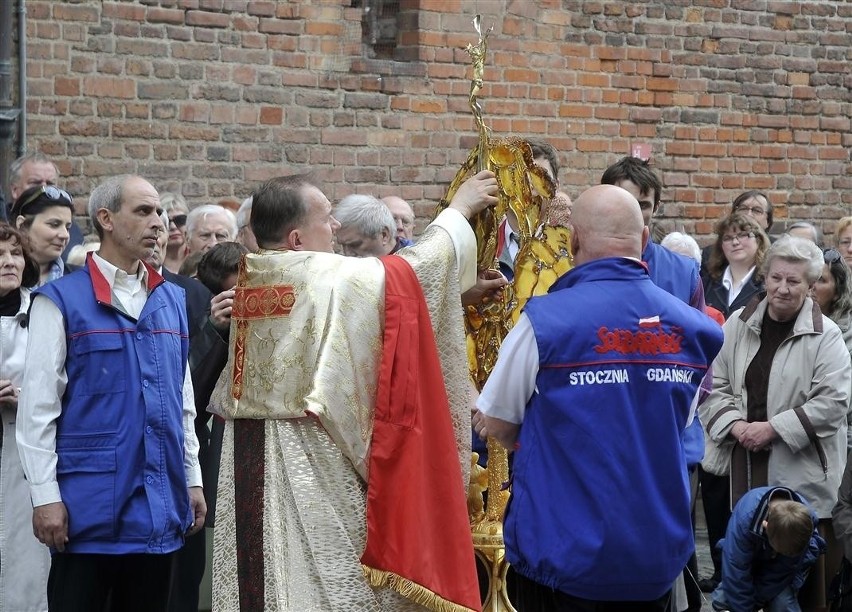 Boże Ciało 2012: Procesje na ulicach miast (ZDJĘCIA)