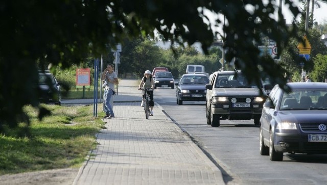 Największe korki na Strachocińskiej są w godzinach 6:30 - 9:30. Wtedy czas przejazdu 6-kilometrowego odcinka do ul. Mickiewicza wynosi od 30 do 60 minut - pisze pan Roman