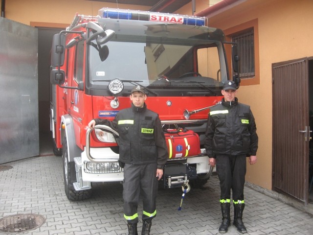 Dominik Gąciarz i Tomasz Marta byli w Rychwaldzie po kilku minutach, wyposażeni m.in. w strażacką torbę medyczną 