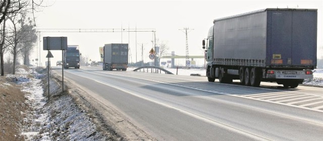 Kierowcy samochodów ciężarowych jadący drogą nr 91 w ok. Gniewa muszą się liczyć z tym, że ich pojazd zostanie zważony 
