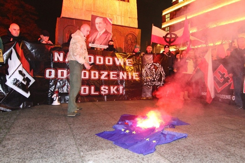 Wrocław 11 listopada: Marsz NOP-u. Latały petardy i kamienie (RELACJA, FILM, MNÓSTWO ZDJĘĆ)