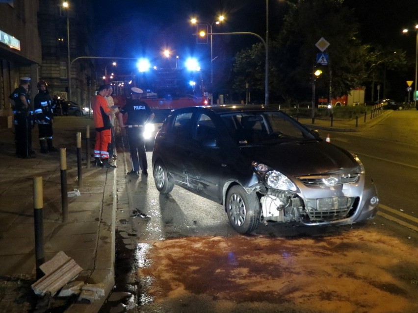 Wrocław: Zderzenie dwóch samochodów na ul. Trzebnickiej (ZDJĘCIA)