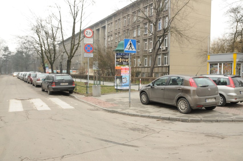Kraków: Chaos parkingowy na Ingardena