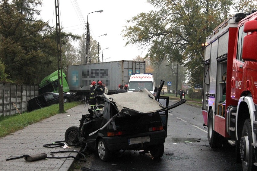 Tragiczny wypadek w Ksawerowie. Zginęło dwóch mężczyzn [ZDJĘCIA+FILM]