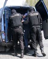 Prokuratura: Zarzuty za próbę zabicia policjantów
