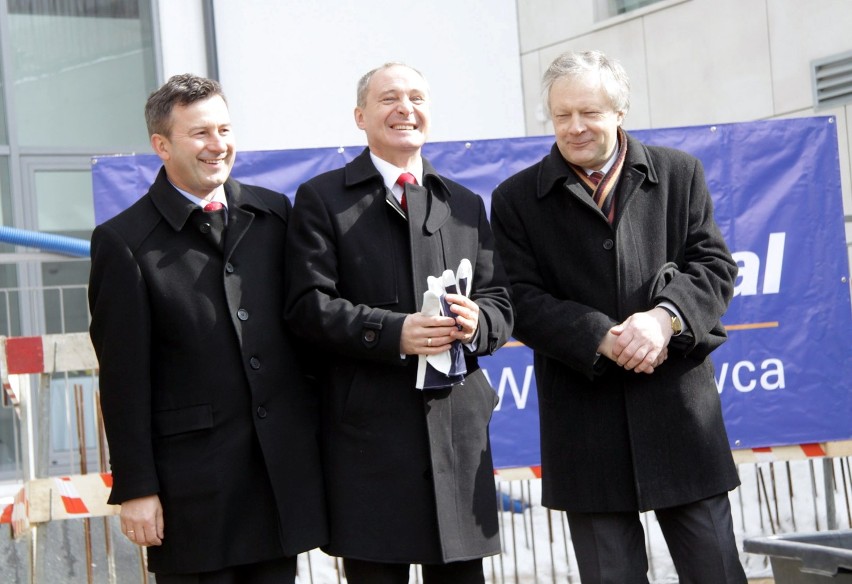 Marszałkowski biurowiec przy ul. Grottgera będzie gotowy w 2014 r.  (ZDJĘCIA, WIZUALIZACJE)