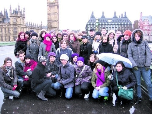 Koleżanki i koledzy młodego Ormianina, pod opieką pedagogów, szczęśliwie dotarli do Londynu