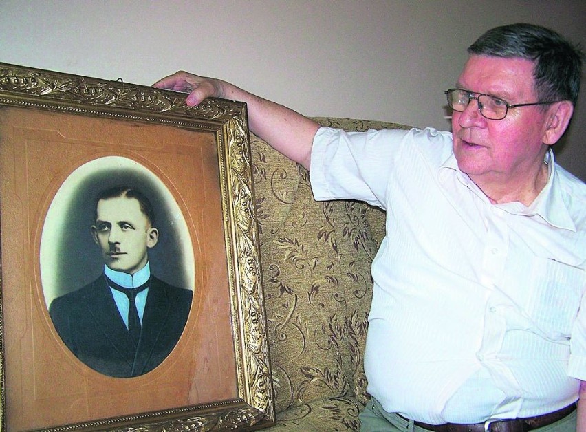 Bronisław Naczk z portretem ojca