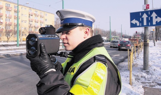 Kierowcy powinni być ostrożni. Policja nadal będzie łapać przekraczających prędkość na drogach