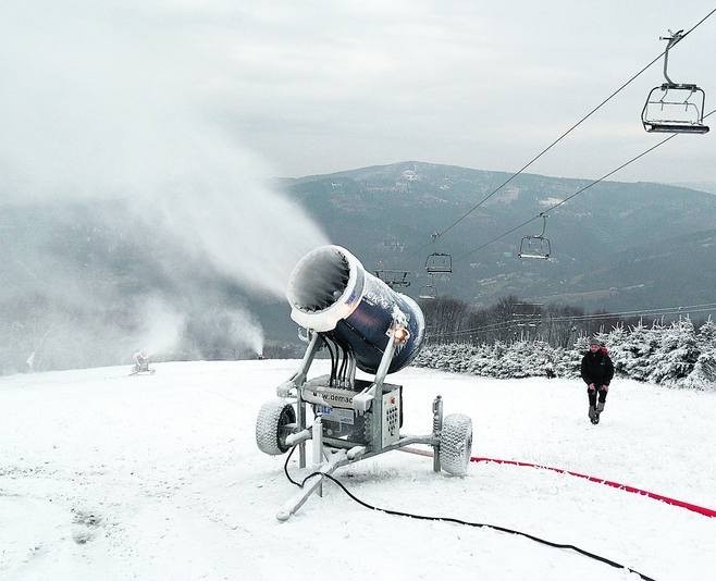 W Beskidach trwa ostatnie odliczanie do rozpoczęcia sezonu narciarskiego